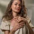Luna Signed Yüzük, 925 ayar gümüşten üretilmiş imza detaylı sade bir tasarıma sahiptir.