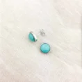 Una Big Studs Küpe, 925 ayar gümüşten üretilmiş cesur ve modern bir tasarıma sahiptir.