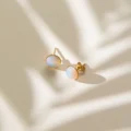 Una Big Studs Küpe, 925 ayar gümüşten üretilmiş cesur ve modern bir tasarıma sahiptir.