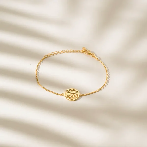 Flower of Life Bileklik, 925 ayar gümüşten üretilmiş anlamlı ve zarif bir tasarım sunar.