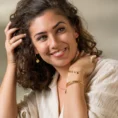 • Hera küpe, 925 ayar gümüşten üretilmiş zarif ve dengeli bir tasarım sunar.