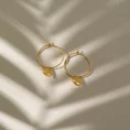 Tree of life küpe, 925 ayar gümüşten üretilmiş anlamlı ve zarif bir tasarıma sahiptir.